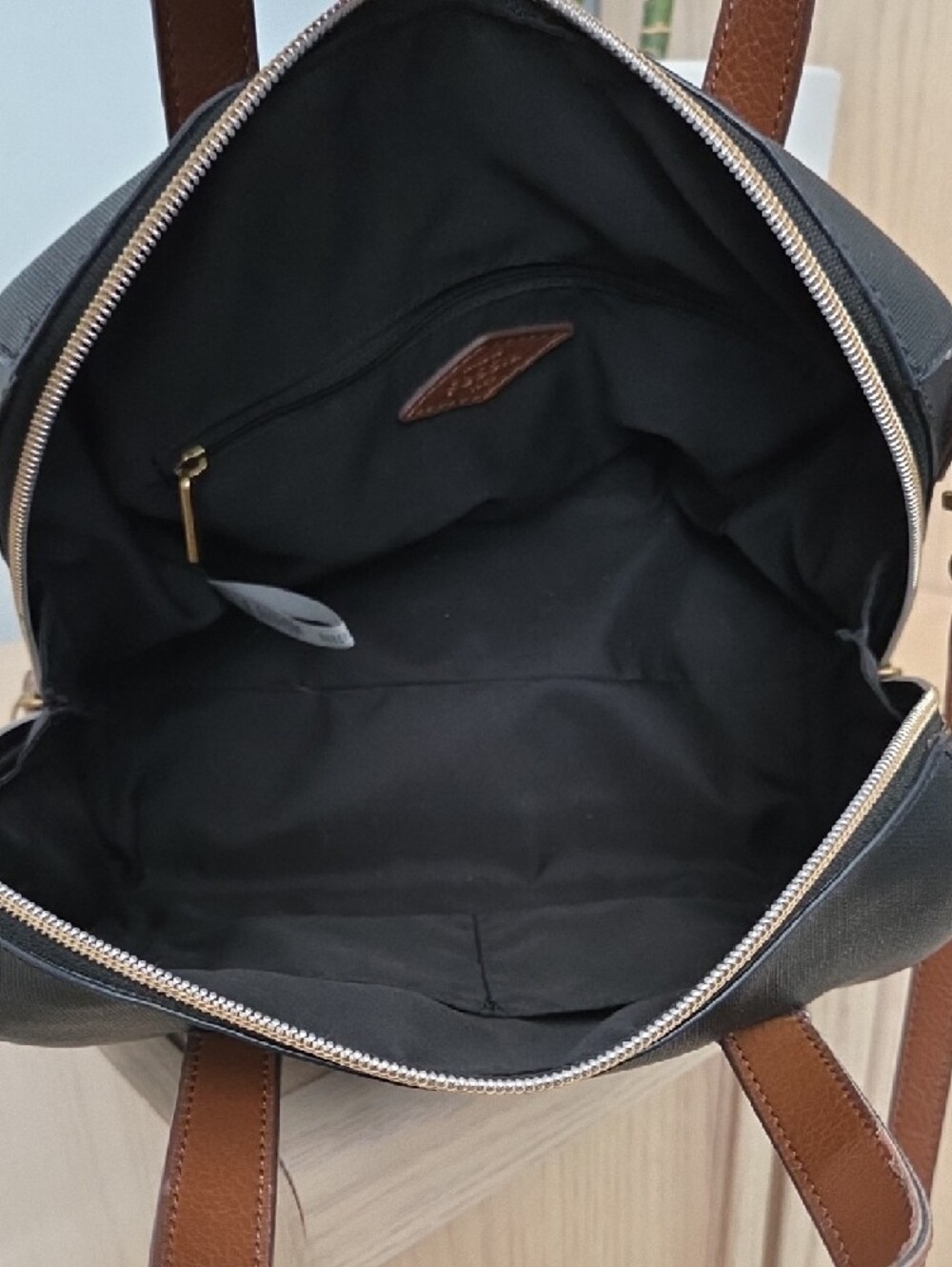Fossil Two-Tone Black & Brown Syndey Satchel Bag - Classic Carry & Crossbody - Picture 5 of 13